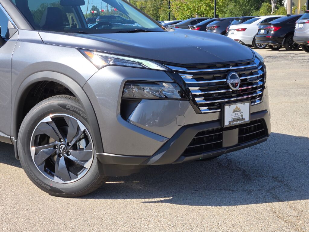 2026 Nissan Rogue SV photo 2