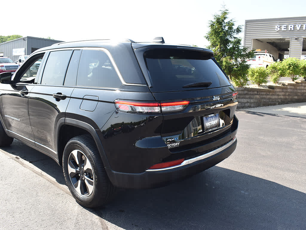 2023 Jeep Cherokee 4xe photo 29