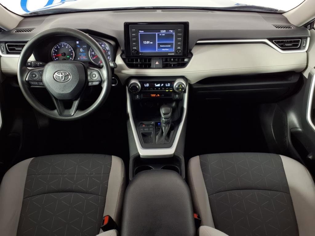 2021 Toyota RAV4 XLE photo 3