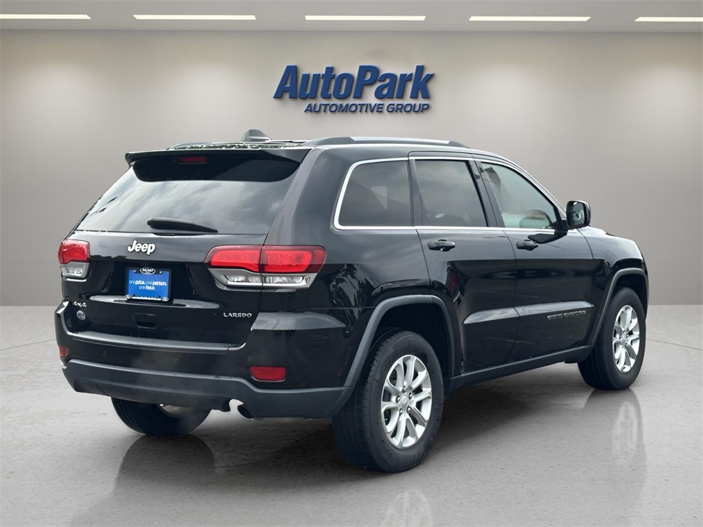 2021 Jeep Grand Cherokee Laredo X photo 2