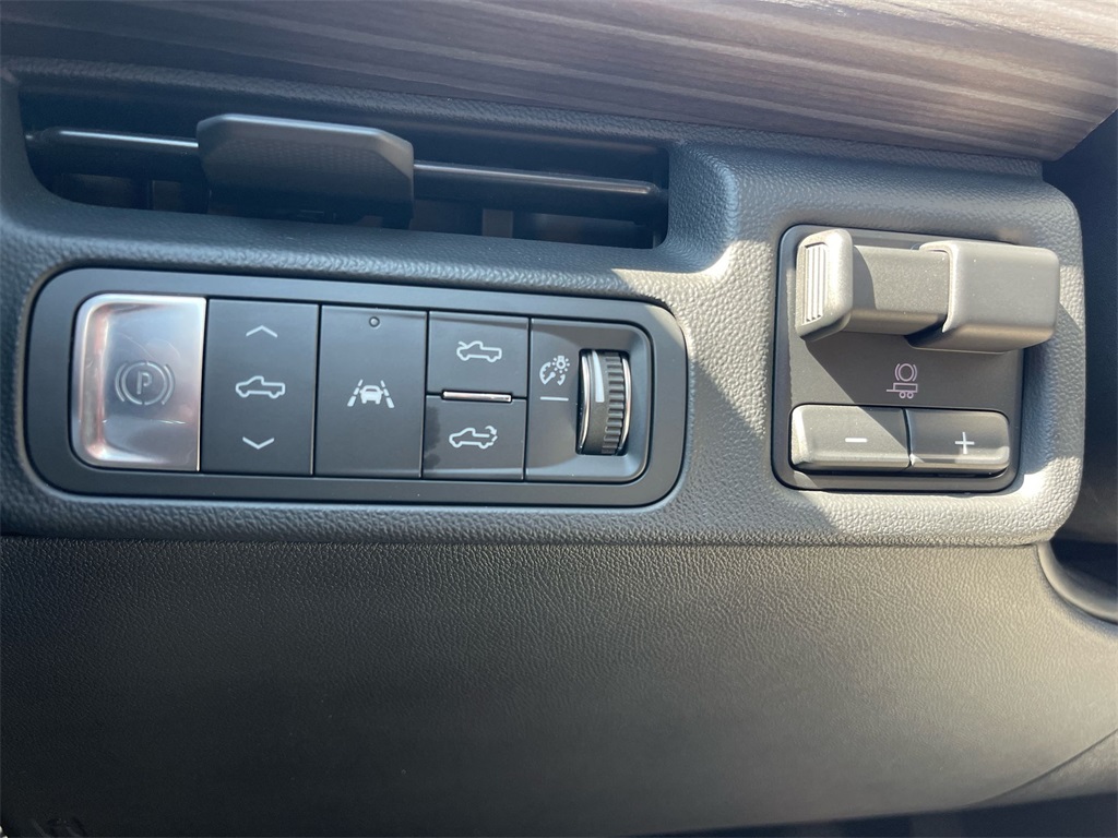 2024 Gmc Sierra EV Denali Edition 1 photo 24