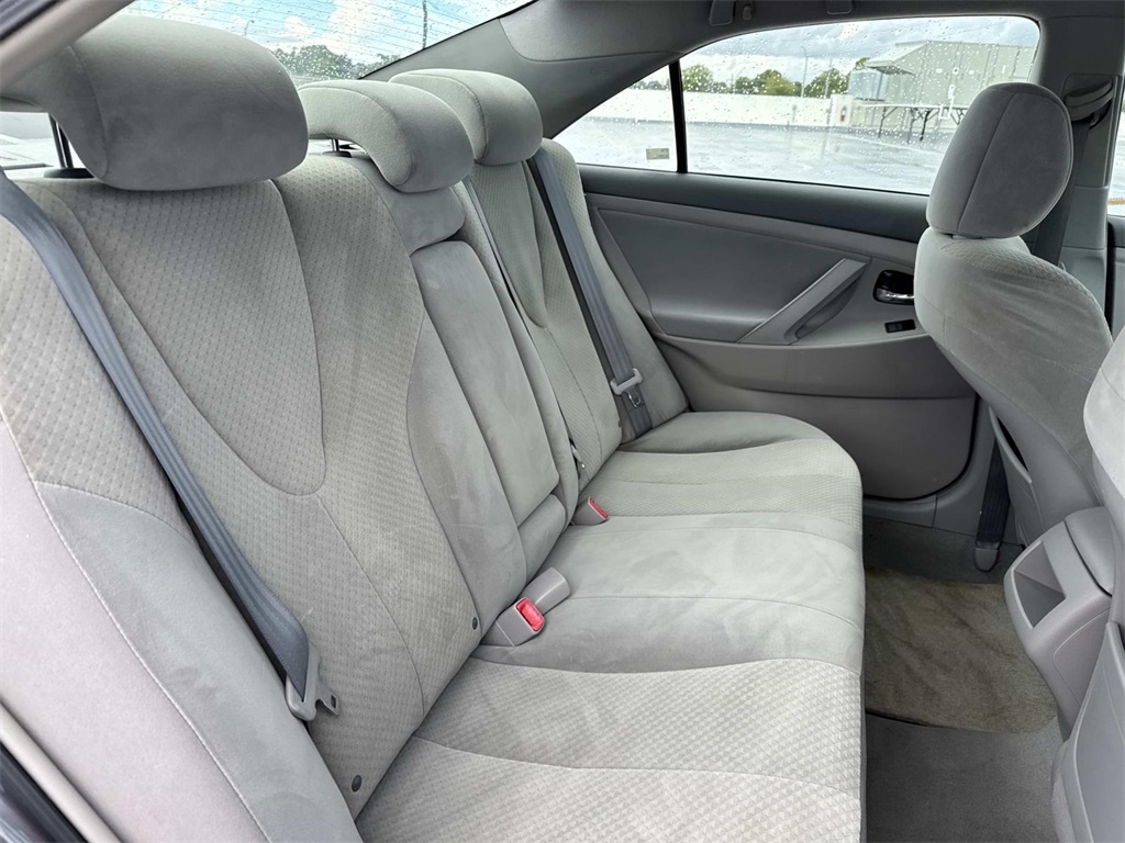 2008 Toyota Camry LE photo 8