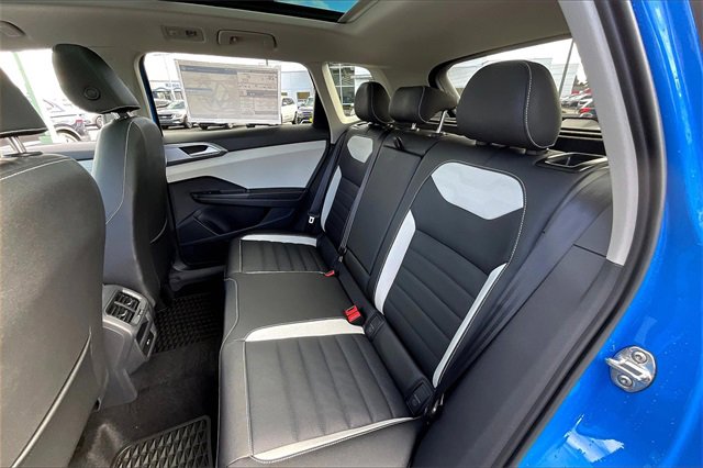 2025 Volkswagen Taos SEL photo 11
