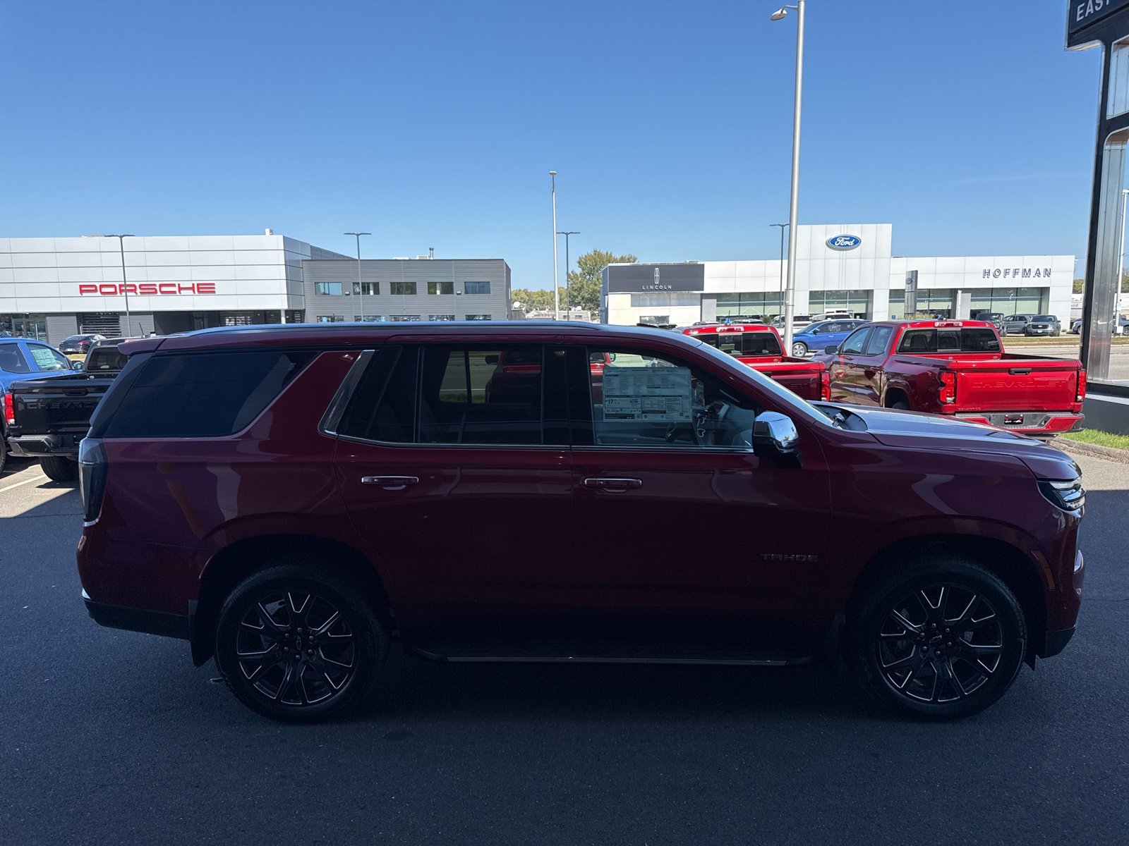2025 Chevrolet Tahoe Premier photo 3