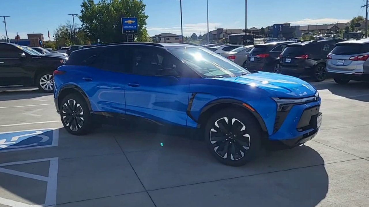 2026 Chevrolet Blazer EV RS photo 2