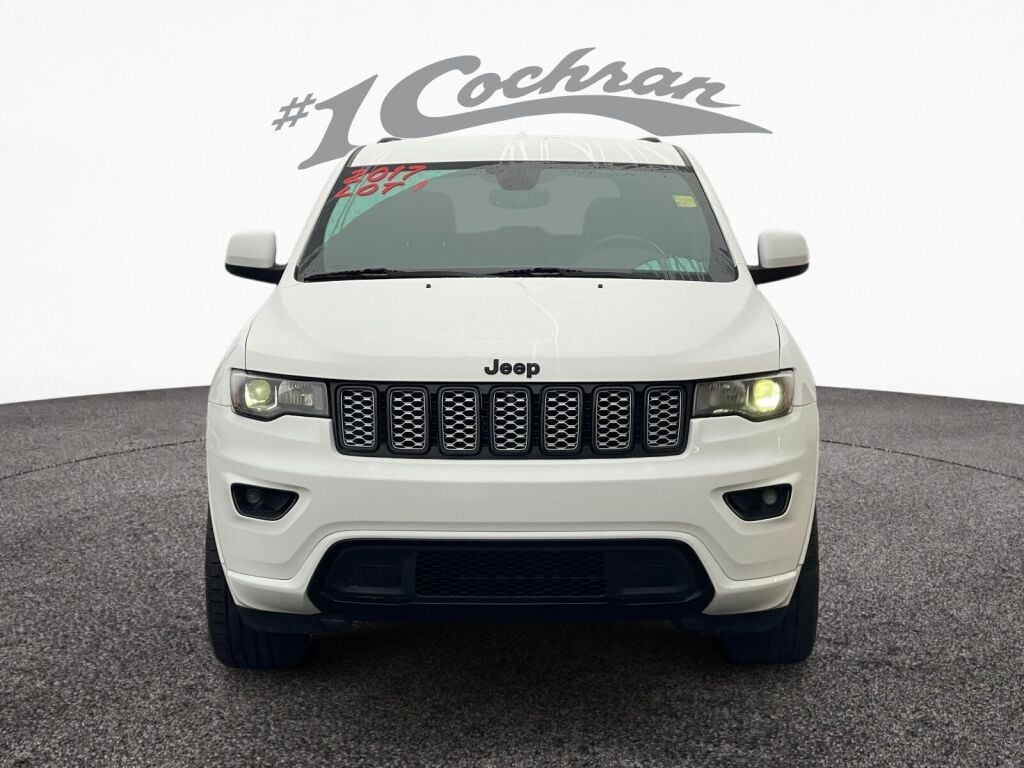 2017 Jeep Grand Cherokee Altitude photo 2