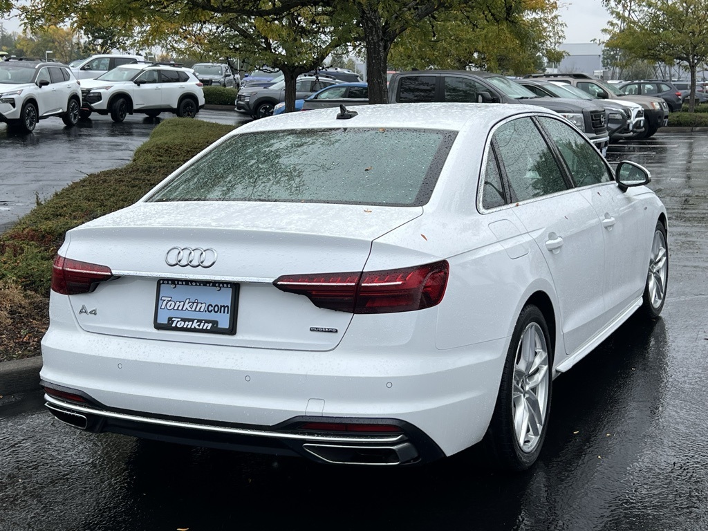 2023 Audi A4 45 S line Premium Plus Quattro photo 4