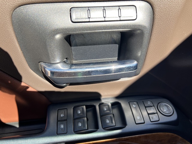 2016 Chevrolet Silverado 3500HD High Country photo 10