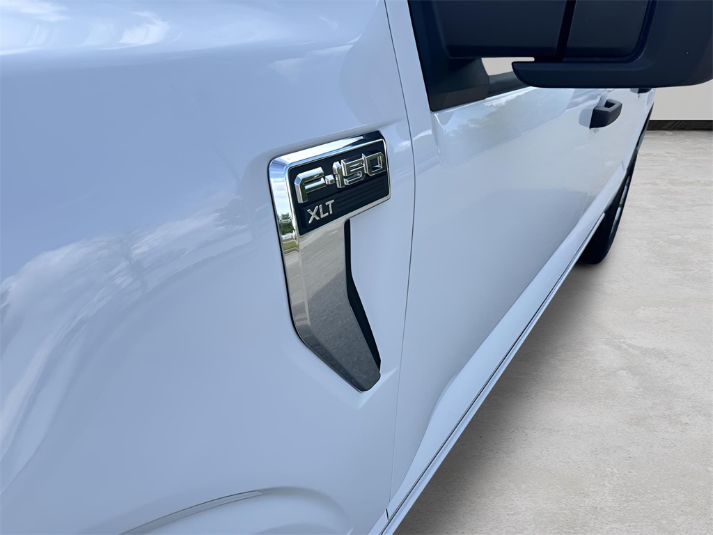 2023 Ford F-150 XLT photo 2