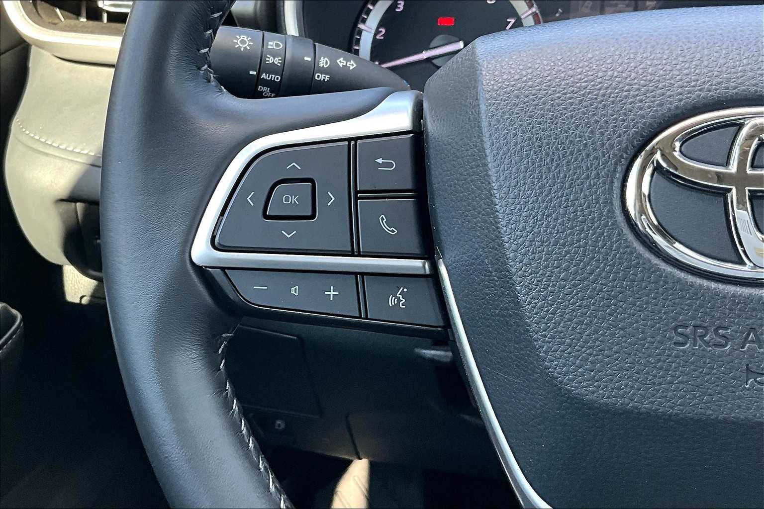 2022 Toyota Highlander XLE photo 23