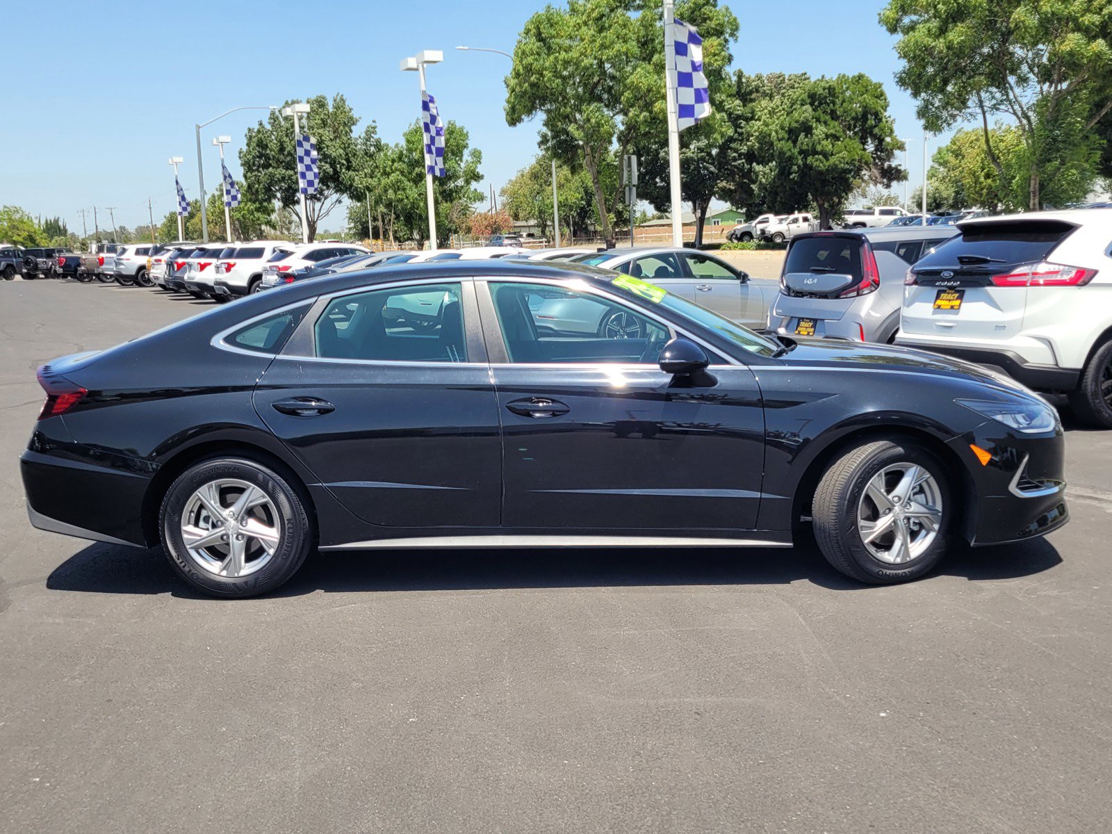 2022 Hyundai Sonata SE photo 3