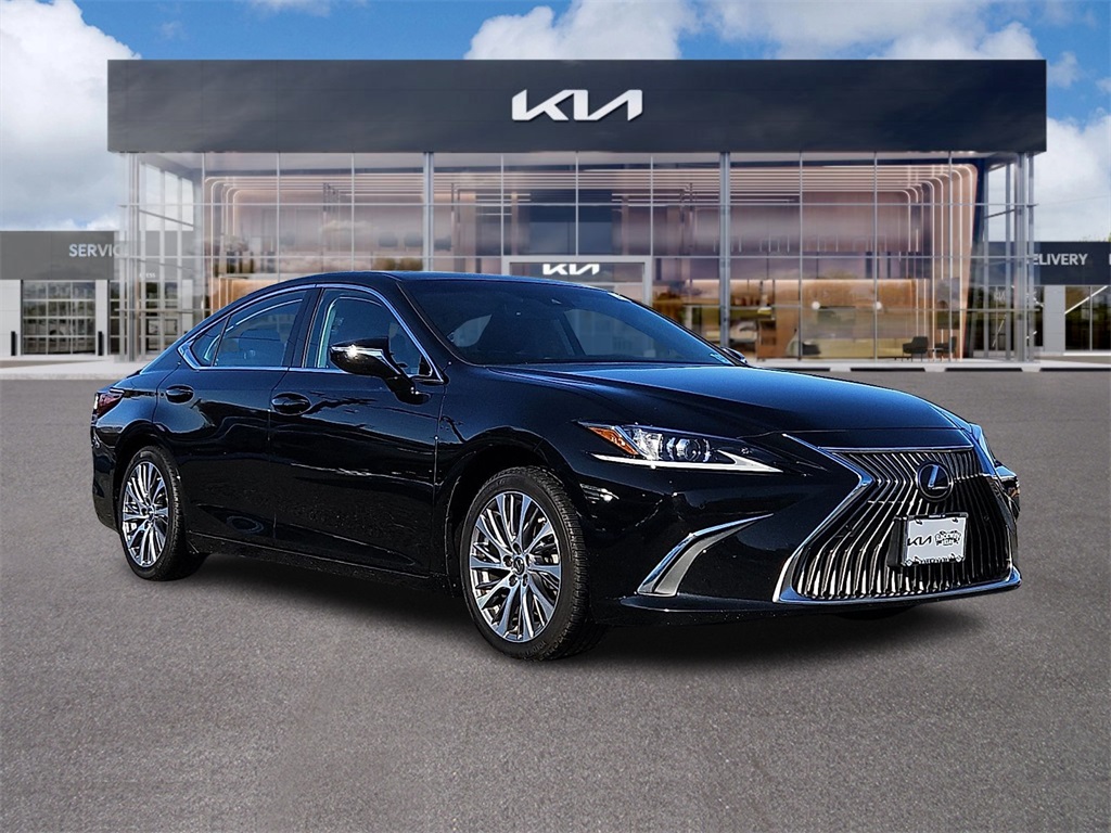 2021 Lexus ES 350's photo