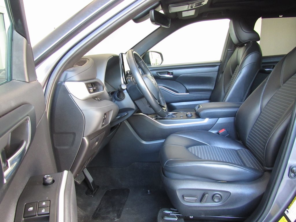 2024 Toyota Highlander XSE photo 7
