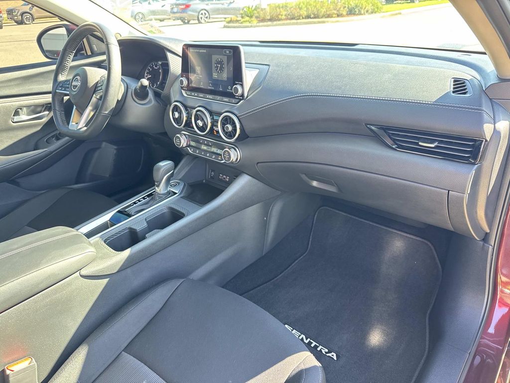 2025 Nissan Sentra SV photo 10