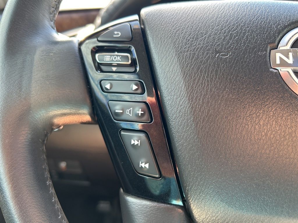 2022 Nissan Armada SL photo 19