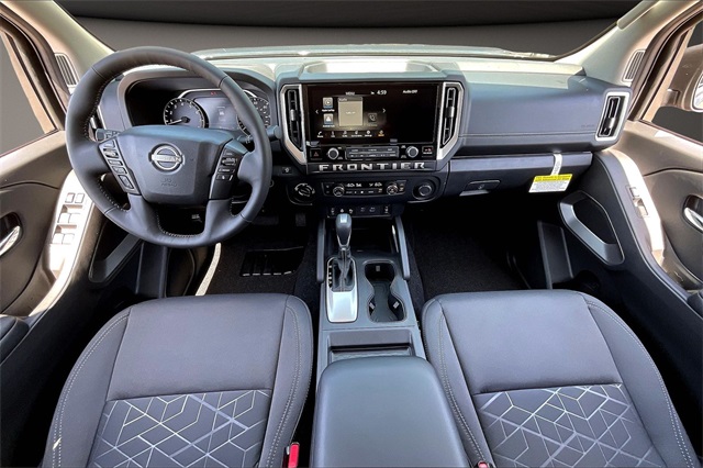 2025 Nissan Frontier SV photo 5