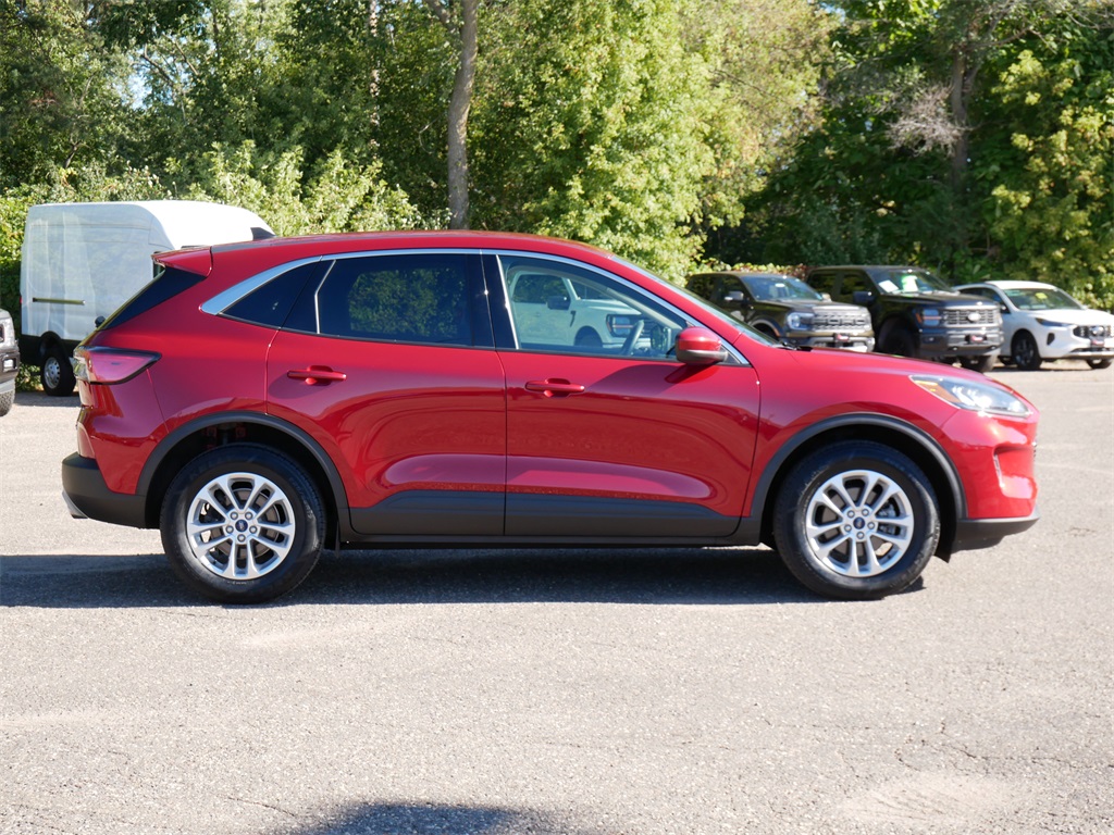 2020 Ford Escape SE photo 2