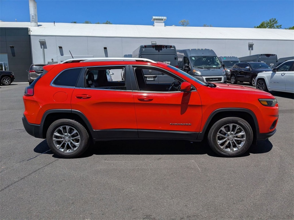 2021 Jeep Cherokee Latitude Lux photo 2