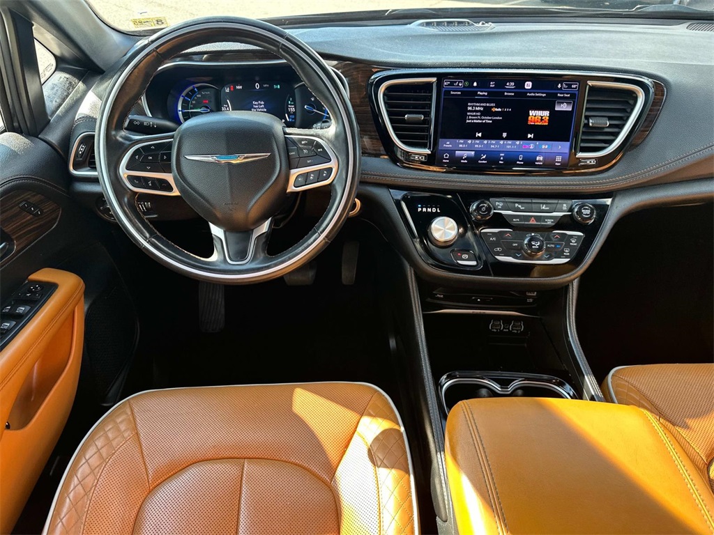 2021 Chrysler Pacifica Hybrid Pinnacle photo 17