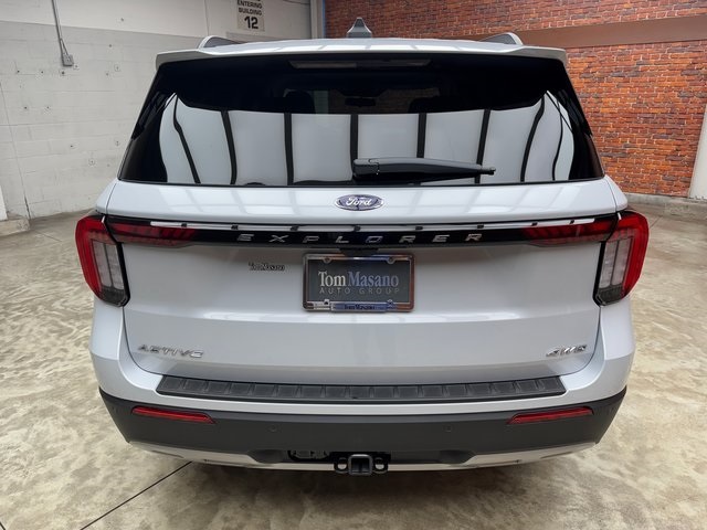 2025 Ford Explorer photo 4