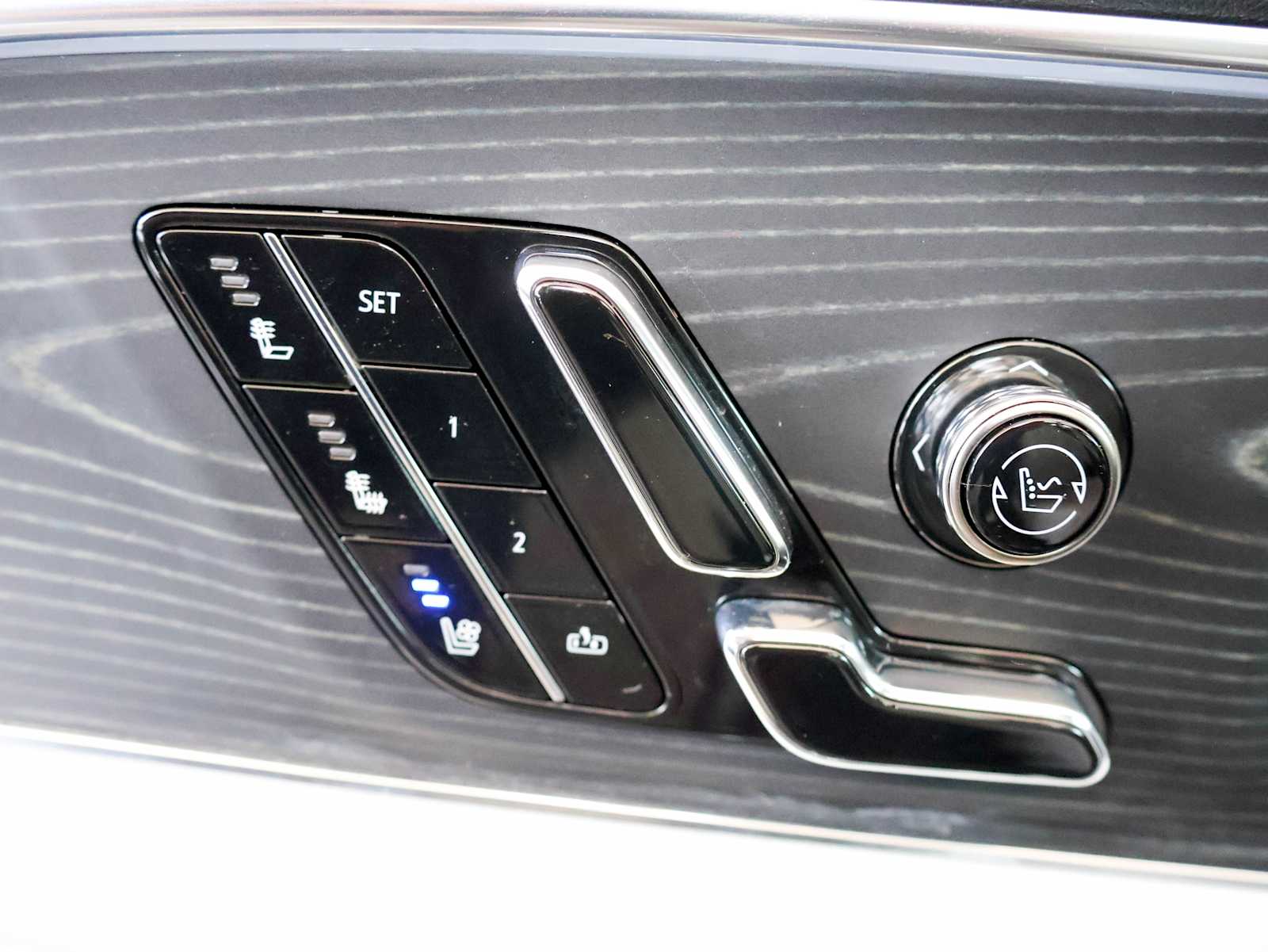 2024 Cadillac Lyriq Sport photo 9
