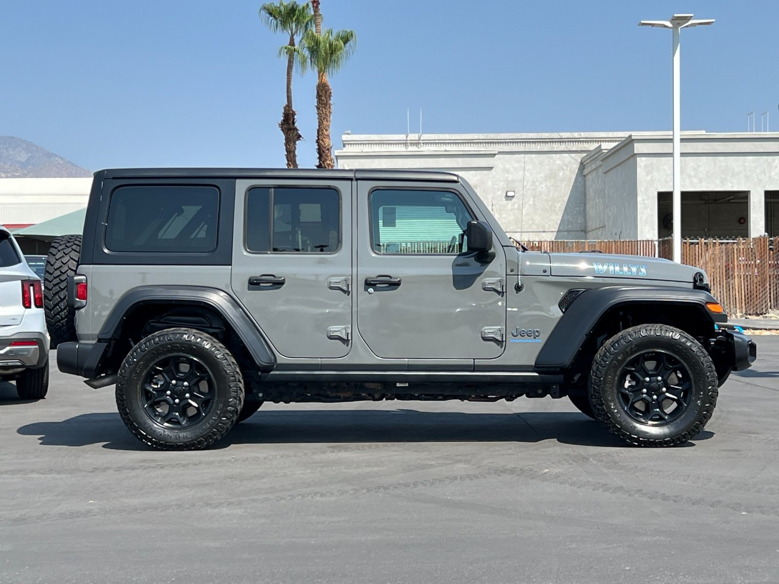 2023 Jeep Wrangler Base 4xe photo 2