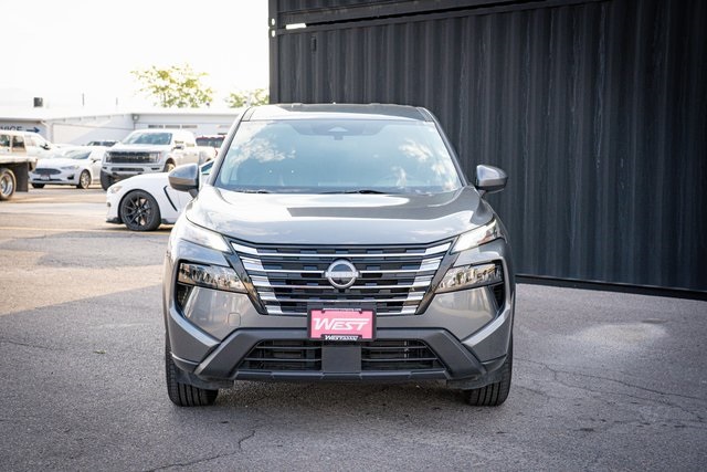 2024 Nissan Rogue SV photo 2