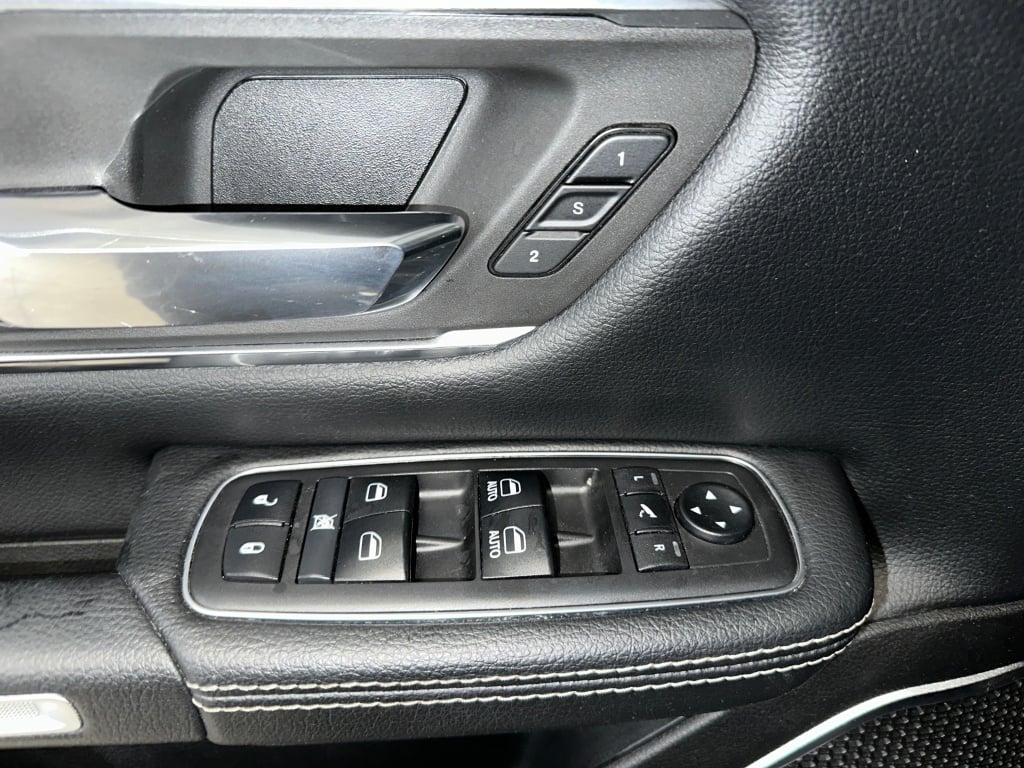 2019 Ram 1500 Laramie photo 4