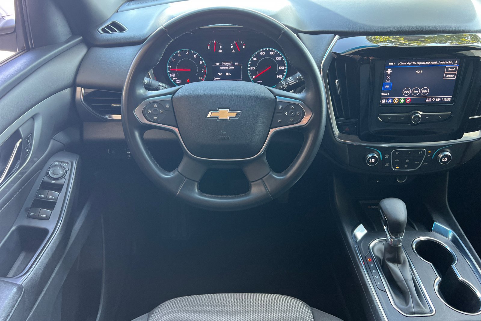 2023 Chevrolet Traverse Cloth photo 13