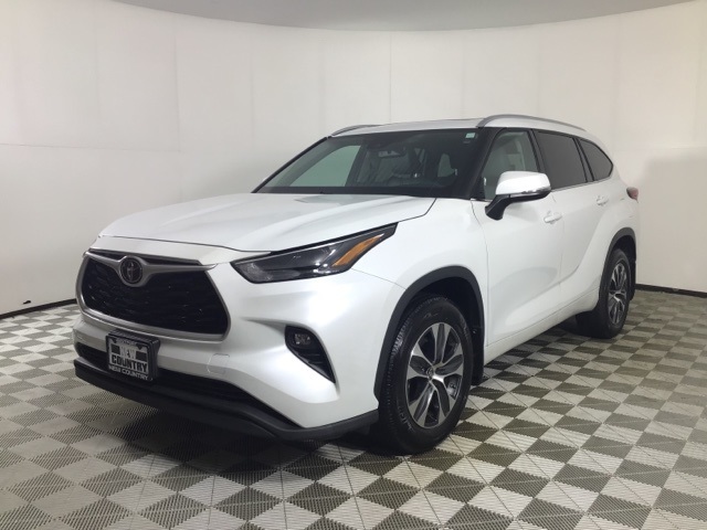 2022 Toyota Highlander XLE photo 4