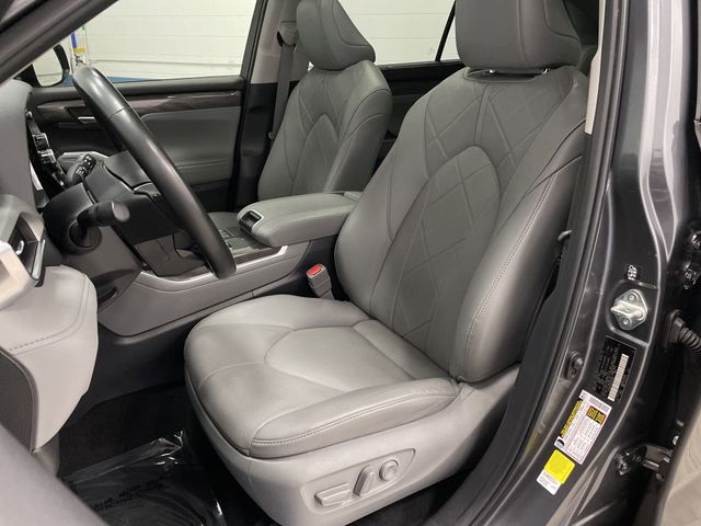 2024 Toyota Highlander Hybrid Platinum photo 4