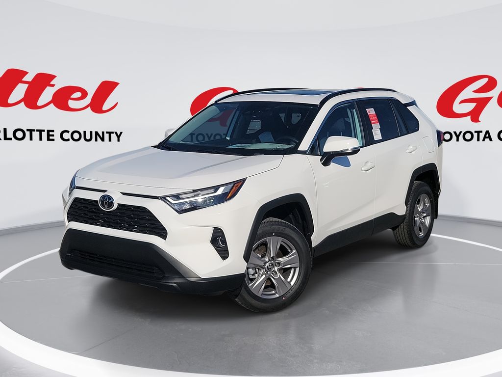 2025 Toyota RAV4 XLE's photo