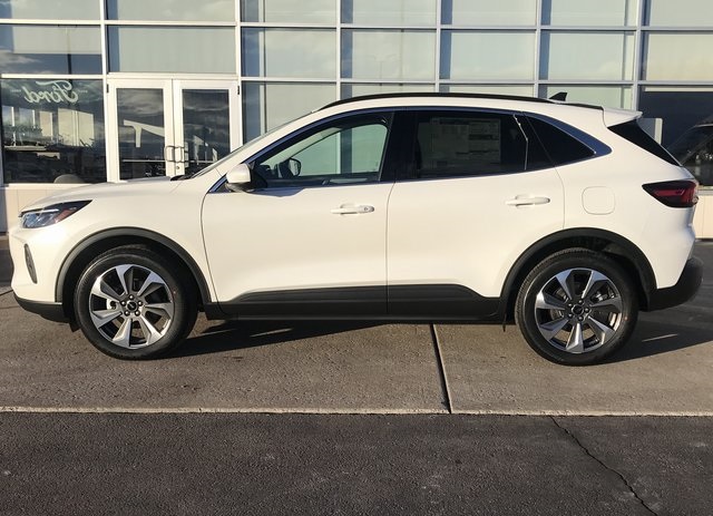 2024 Ford Escape Hybrid Platinum photo 3