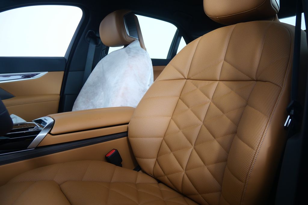 2025 Bmw 740i photo 10