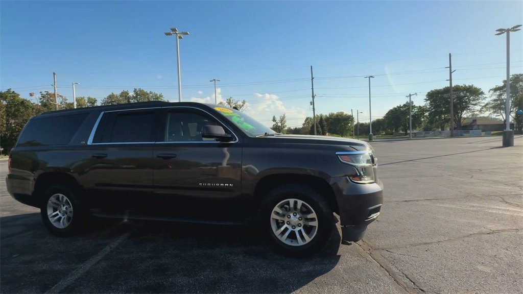 2016 Chevrolet Suburban LS photo 2