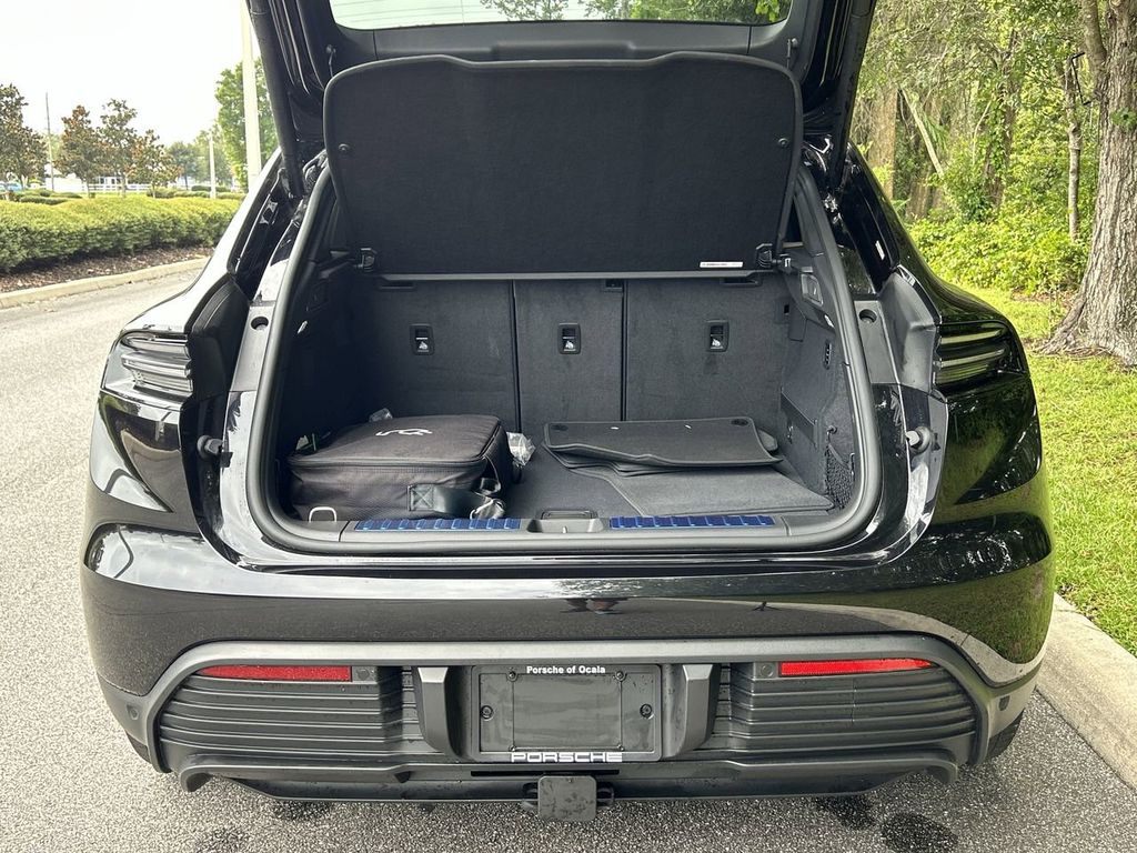 2024 Porsche Macan Electric 4 photo 26