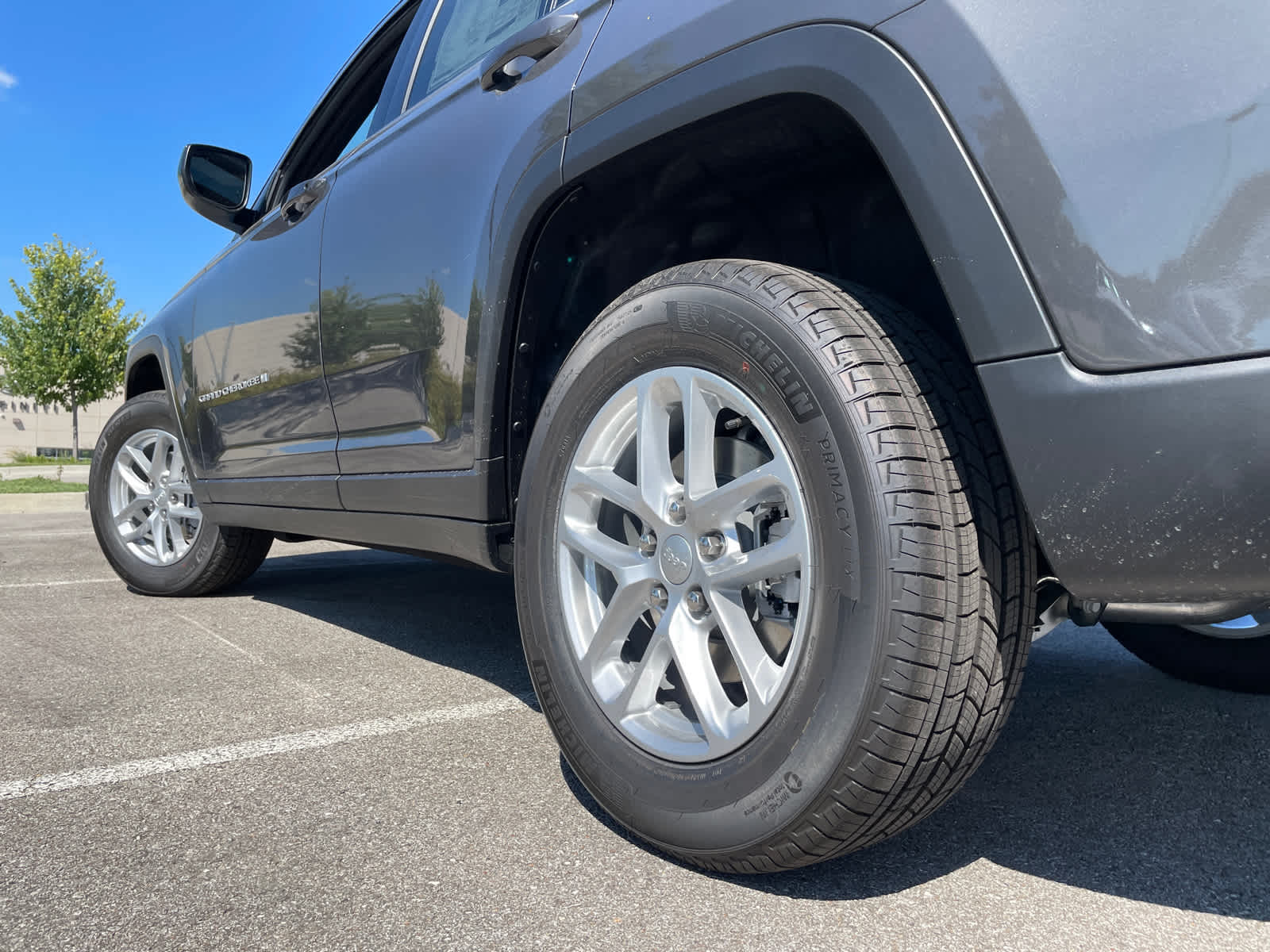 2025 Jeep Grand Cherokee Laredo X photo 3