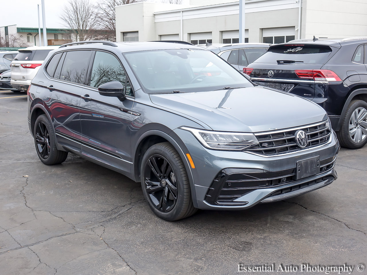 2023 VOLKSWAGEN TIGUAN - Image 1