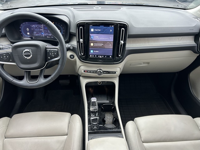 2024 Volvo XC40 Plus photo 8