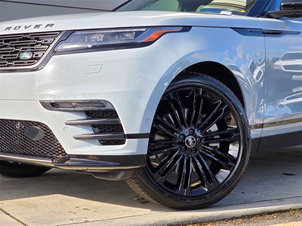 2026 Land Rover Range Rover Velar SE photo 2
