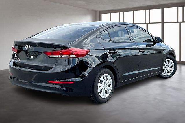2018 Hyundai Elantra SE photo 2