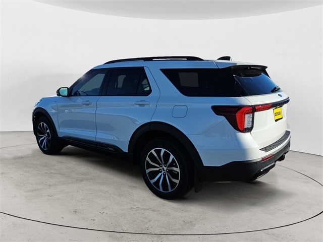 2025 Ford Explorer ST-Line photo 3