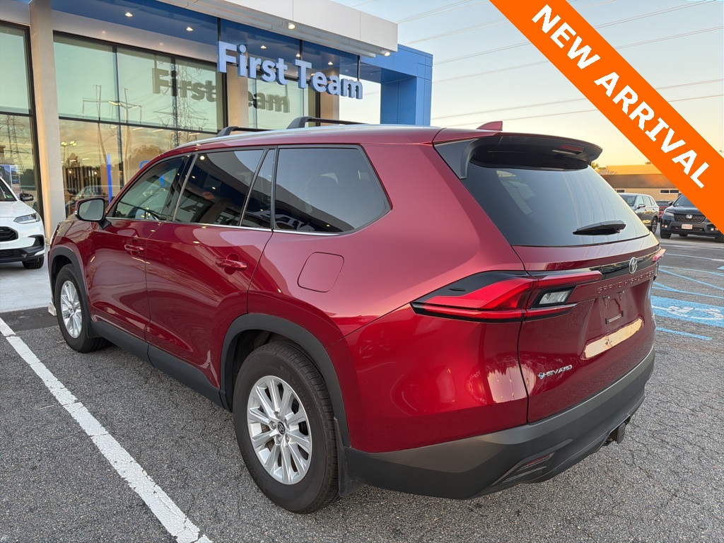 2024 Toyota Highlander Hybrid XLE photo 3
