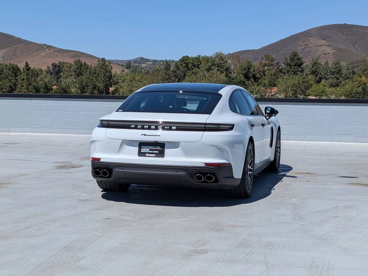 2025 Porsche Panamera Base photo 8