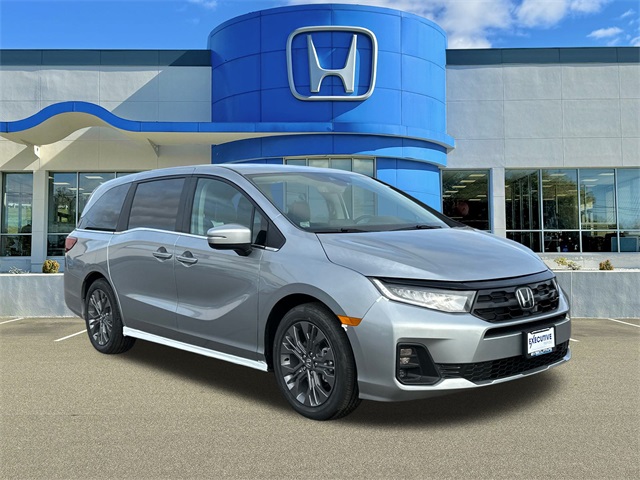 2026 Honda Odyssey Touring's photo