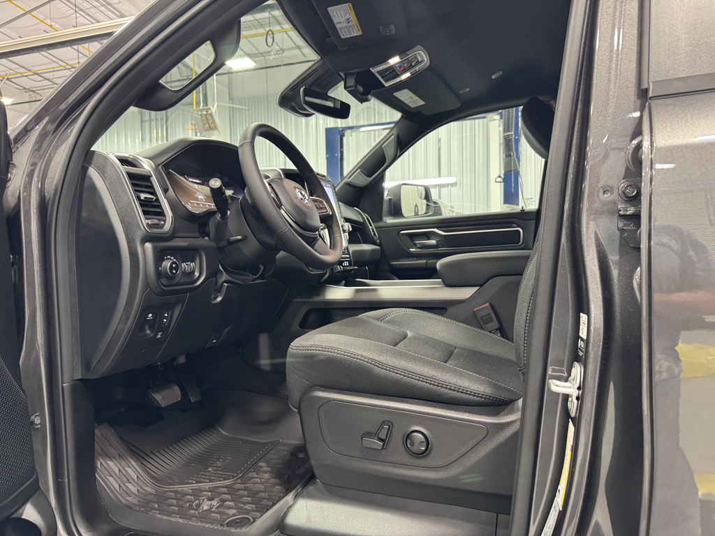 2025 Ram 1500 Big Horn photo 3