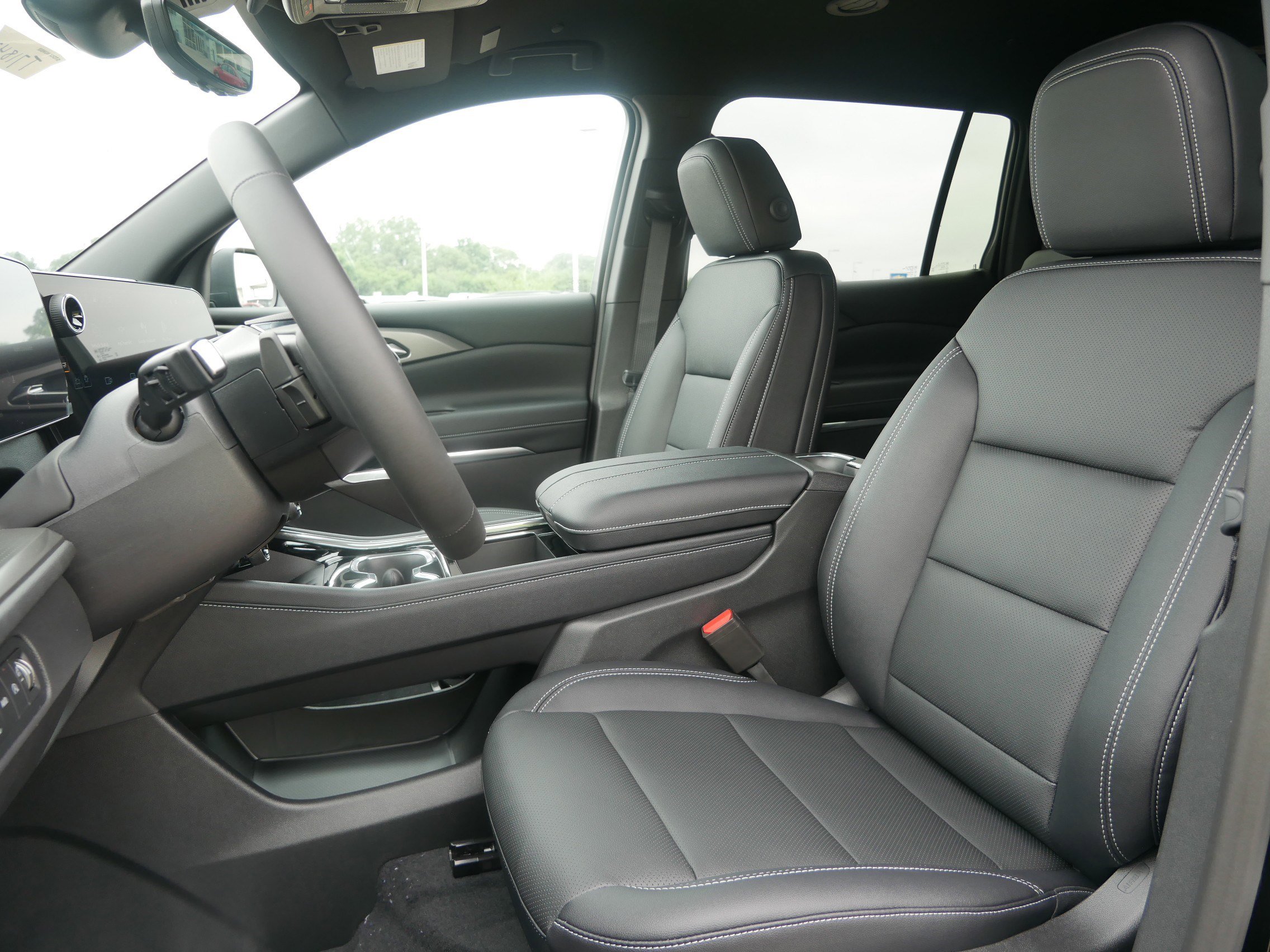 2026 Chevrolet Traverse photo 4