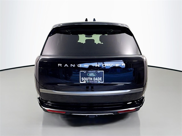 2025 Land Rover Range Rover SE photo 6
