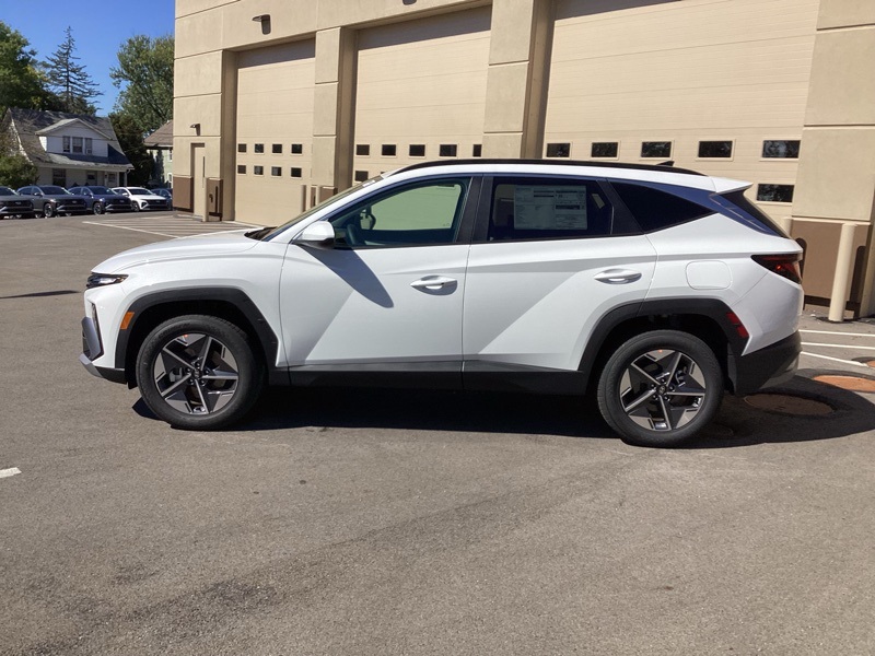 2026 Hyundai Tucson SEL photo 3