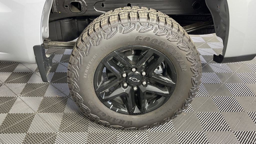 Used 2024 Gray Chevrolet Custom Trail Boss image 31